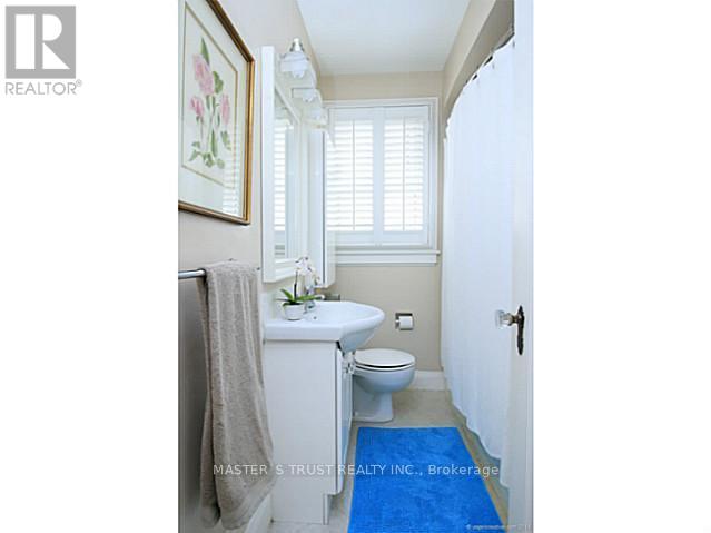 35 KIPLING ROAD - Photo 4 of 12, Hamilton (Westdale), Ontario