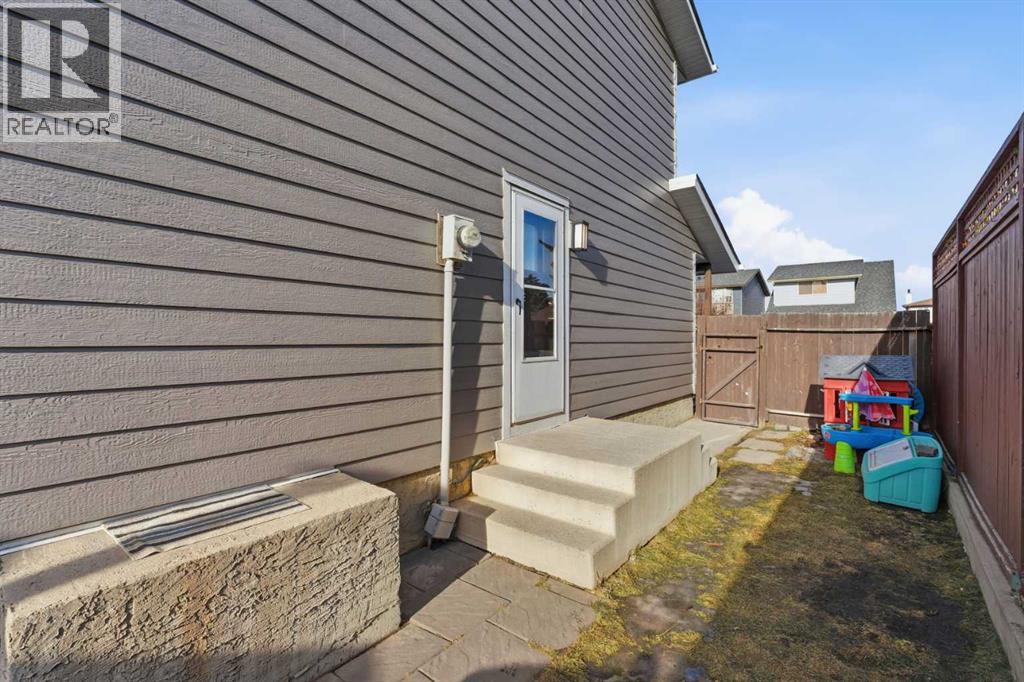 Single Family House for Sale in  Abberfield Crescent NE Abbeydale Calgary 