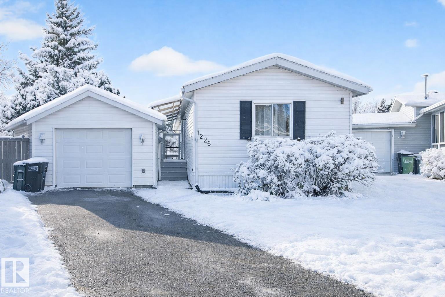 1226 West View RI NW - Main photo, Edmonton, Alberta