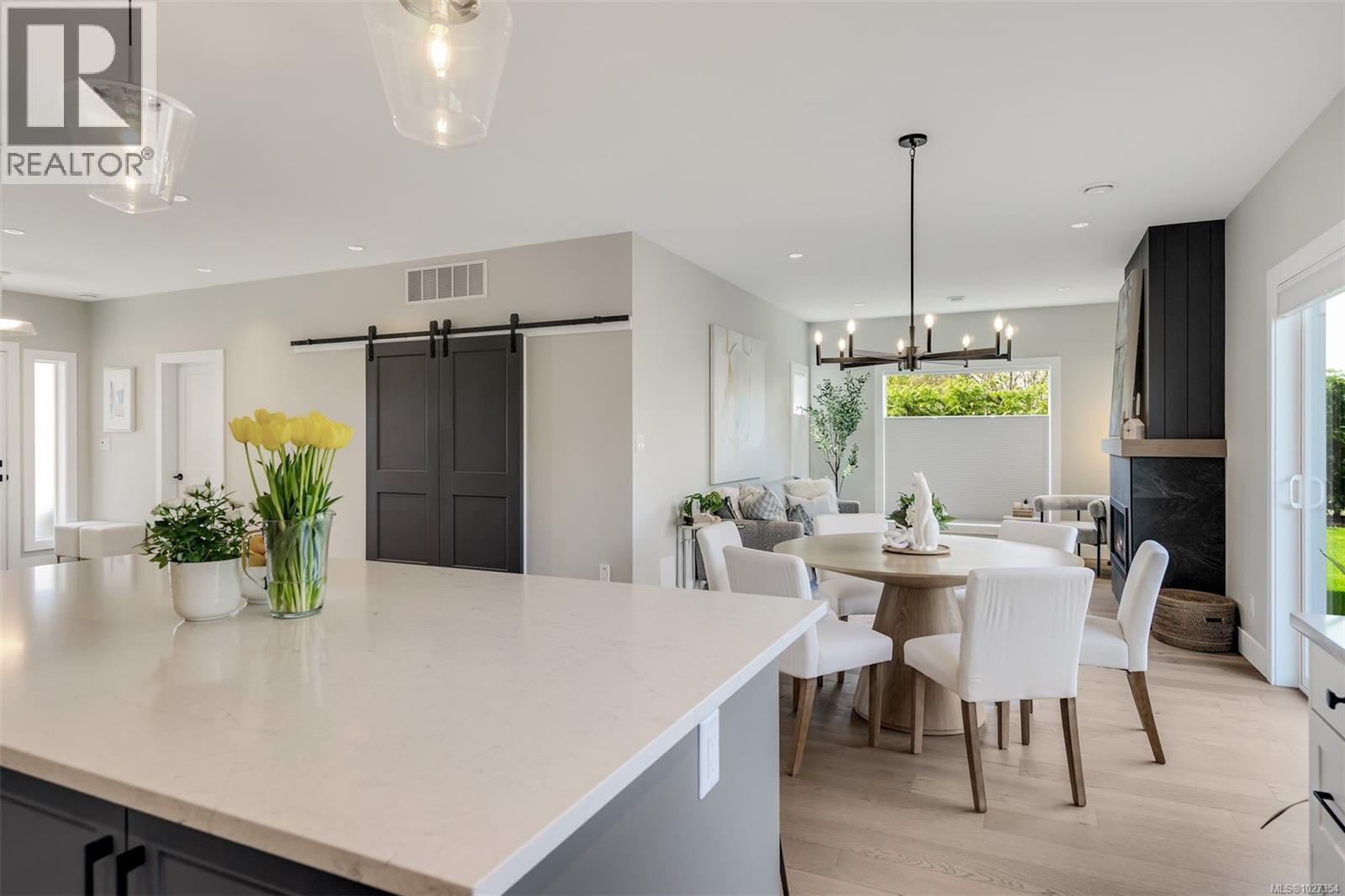 9350 East Saanich Rd, North Saanich