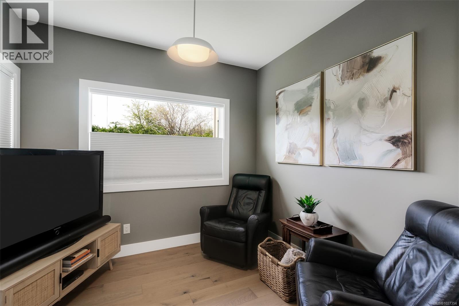 9350 East Saanich Rd, North Saanich