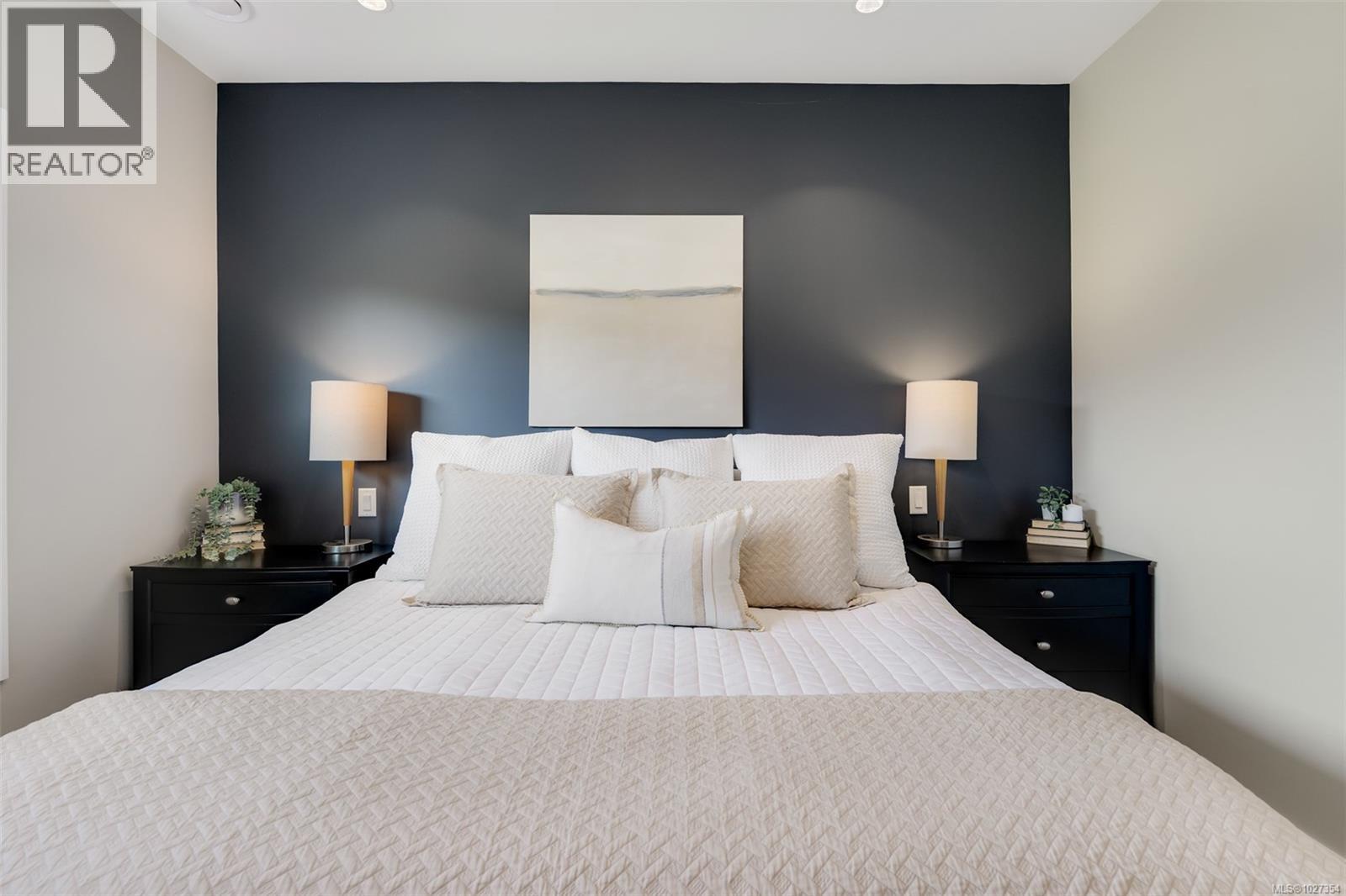 9350 East Saanich Rd, North Saanich