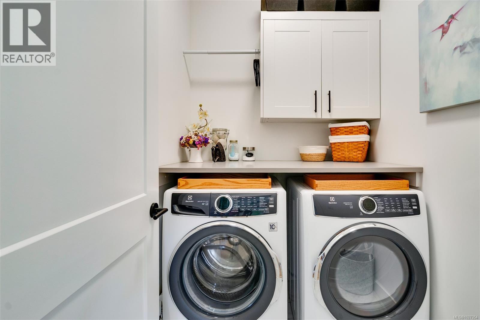 9350 East Saanich Rd, North Saanich