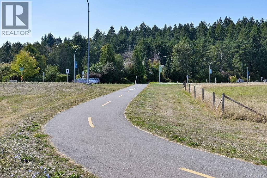 9350 East Saanich Rd, North Saanich