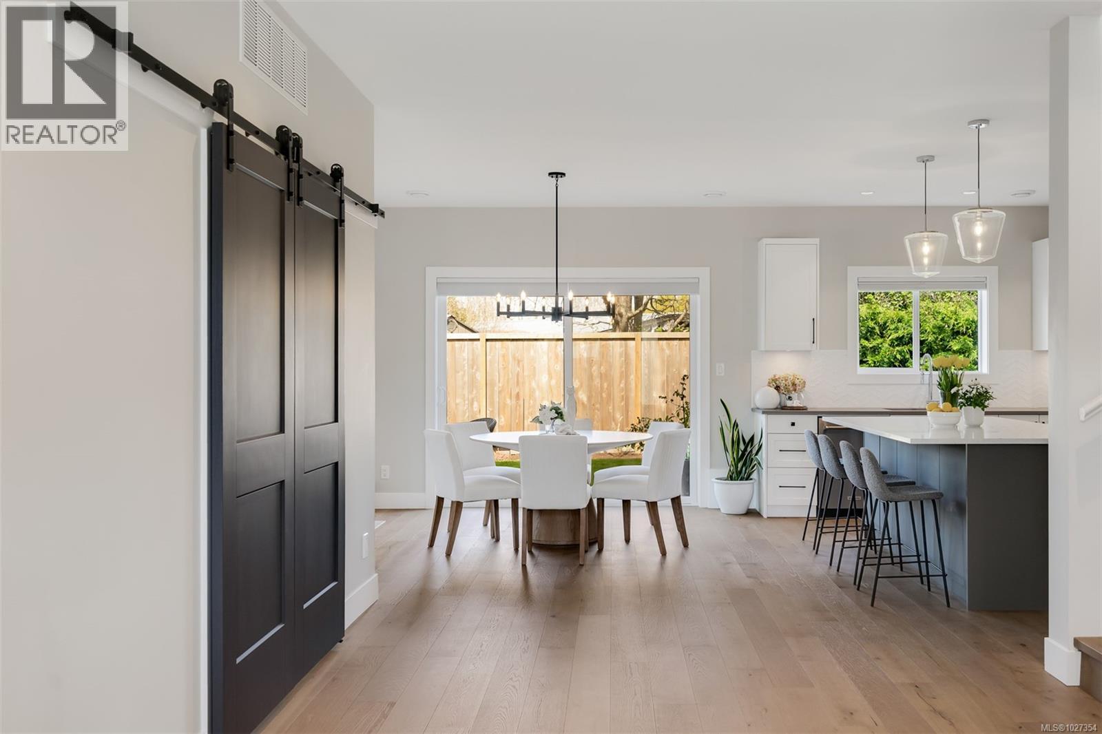 9350 East Saanich Rd, North Saanich