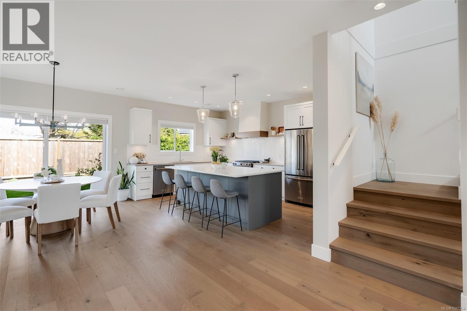 9350 East Saanich Rd, North Saanich