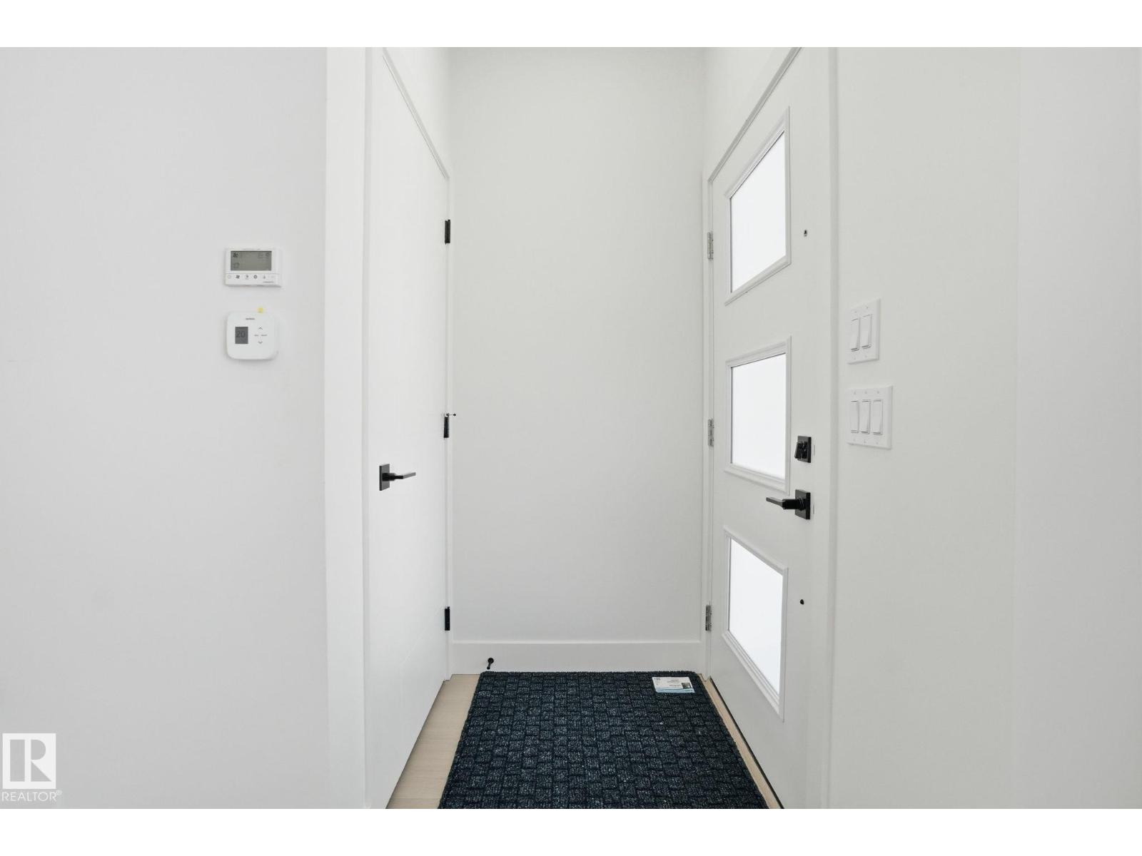 10725 70 AV NW - Photo 5 of 68, Edmonton, Alberta