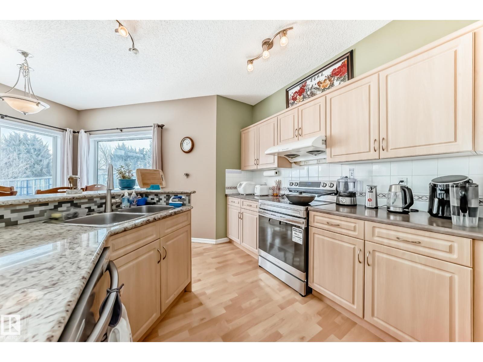 
          4619 151 AV NW
            <br/>
            <span>Edmonton</span>
            , 
            <span>AB</span>
             <span>T5Y3A1</span>
         - Photo 14