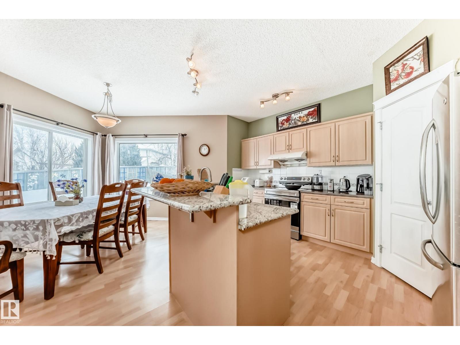 
          4619 151 AV NW
            <br/>
            <span>Edmonton</span>
            , 
            <span>AB</span>
             <span>T5Y3A1</span>
         - Photo 15