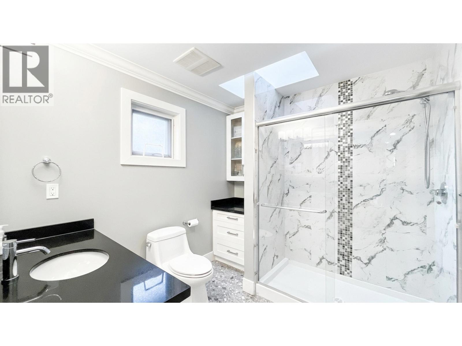 101 910 DELESTRE AVENUE, Coquitlam