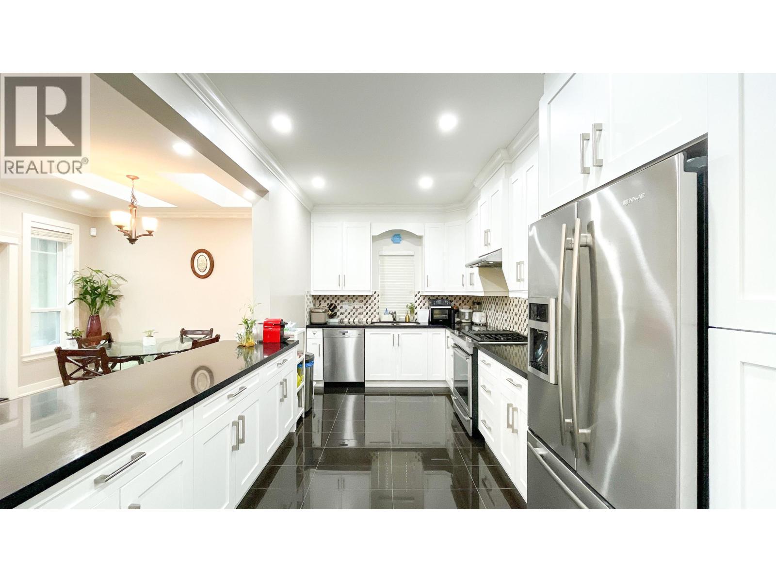 101 910 DELESTRE AVENUE, Coquitlam