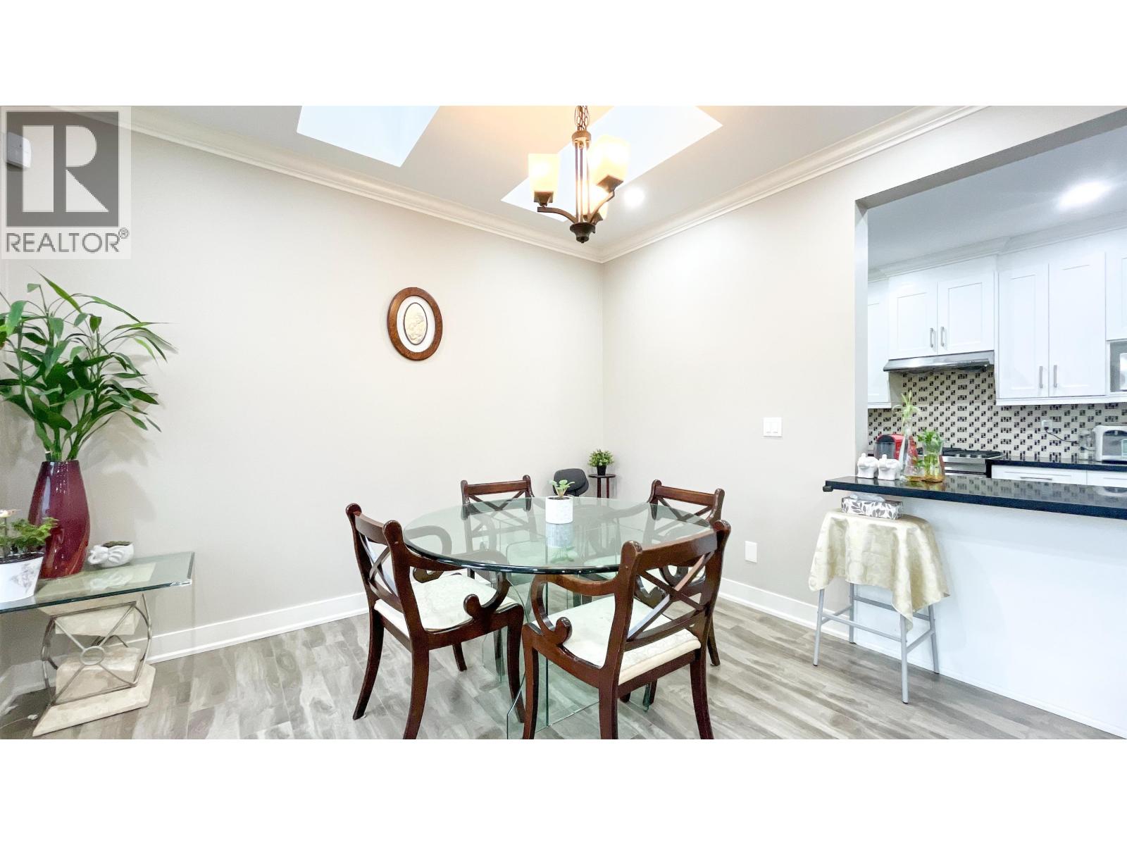 101 910 DELESTRE AVENUE, Coquitlam