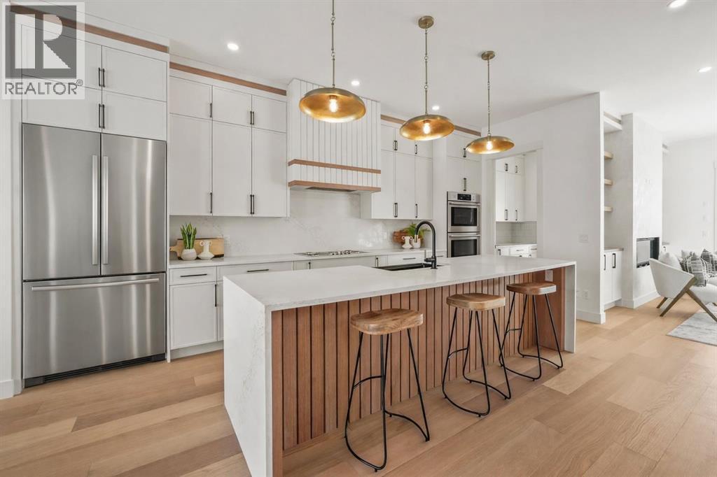 2421 25 Avenue NW - Photo 4 of 50, Calgary, Alberta