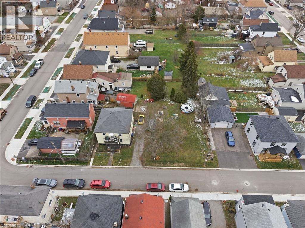 11 PATSY Avenue - Photo 4 of 40, Welland, Ontario