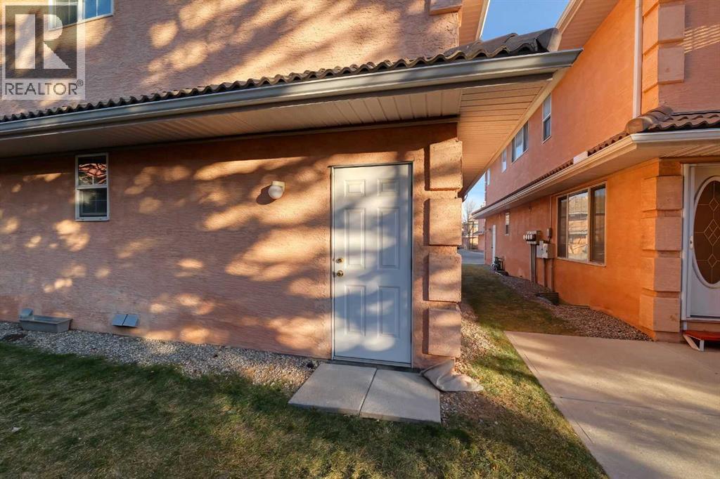 Single Family House for Sale in  Coral Cove NE Coral Springs Calgary 