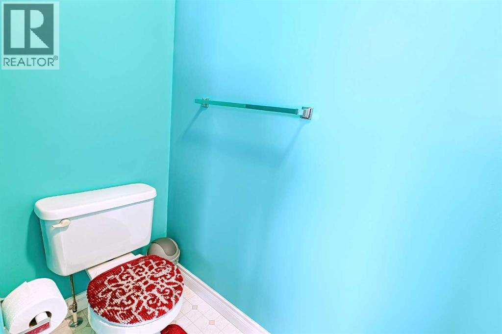 Single Family House for Sale in  Coral Cove NE Coral Springs Calgary 