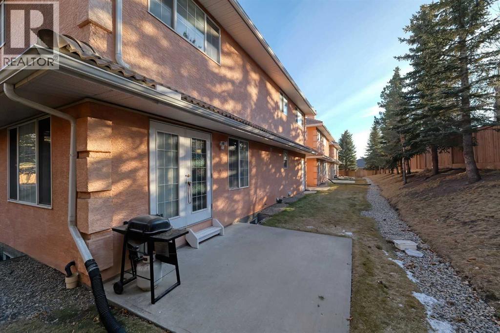 Single Family House for Sale in  Coral Cove NE Coral Springs Calgary 