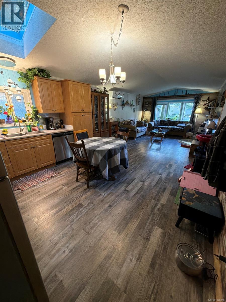 #3 10325 LAKESHORE RD - 8