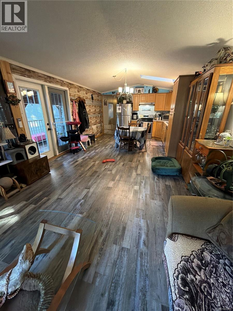 #3 10325 LAKESHORE RD - 6