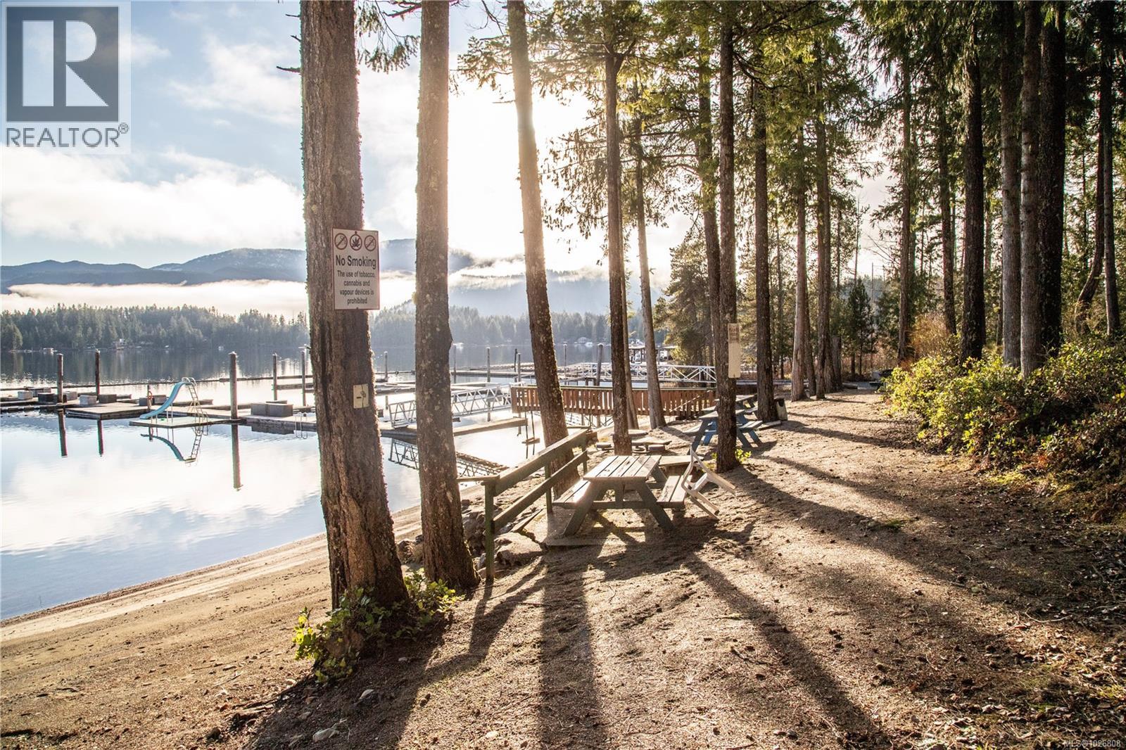 #3 10325 LAKESHORE RD - 17