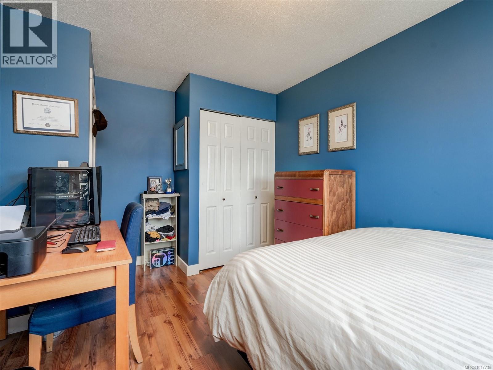 4 379 Wale Rd, Colwood