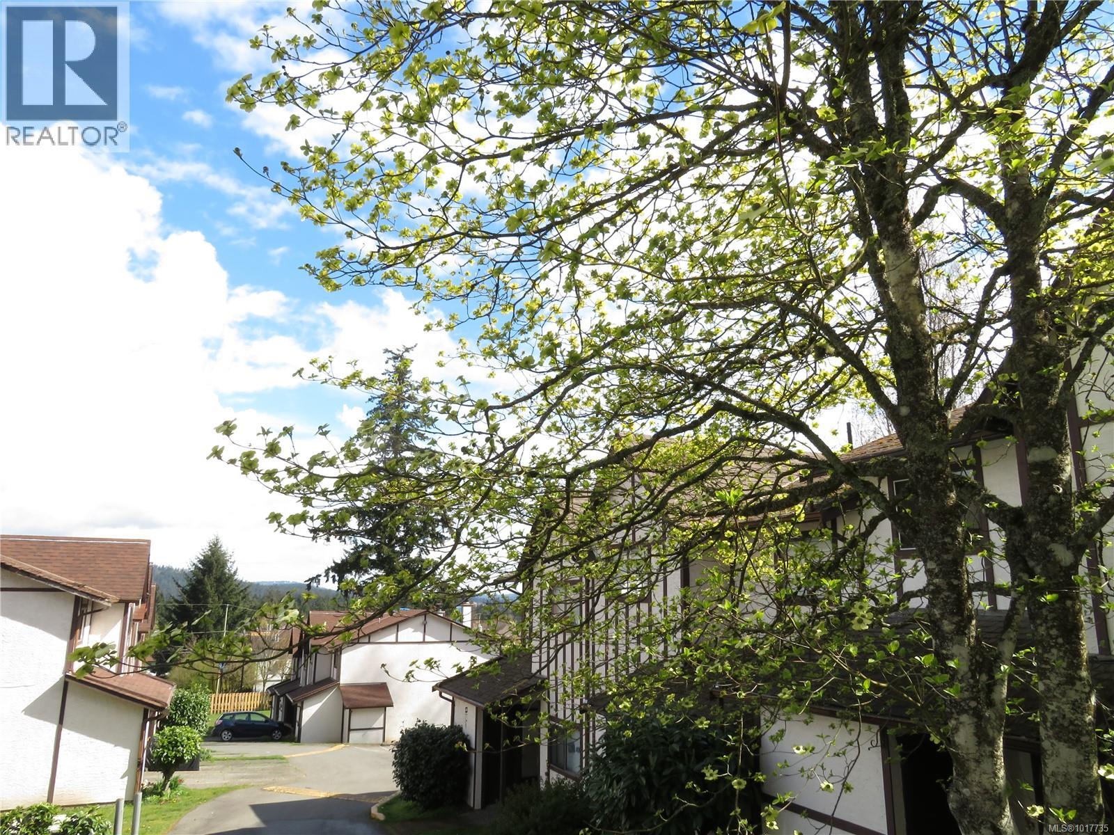 4 379 Wale Rd, Colwood