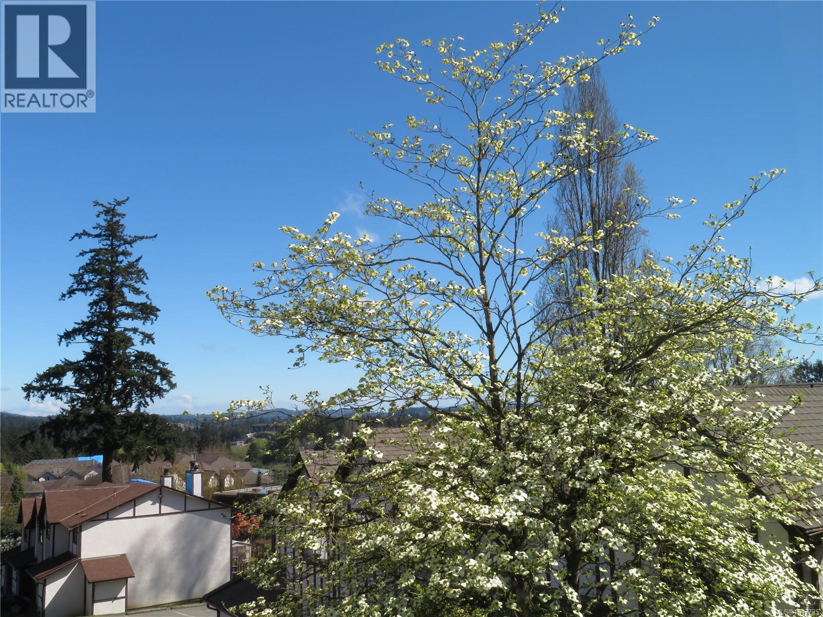 4 379 Wale Rd, Colwood