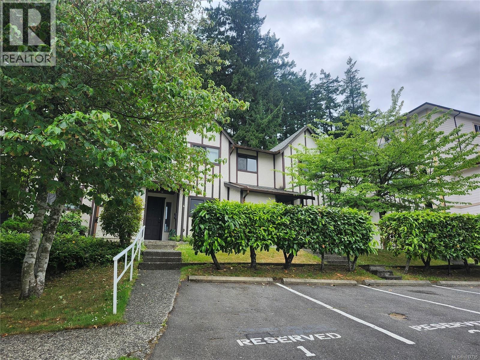 4 379 Wale Rd, Colwood