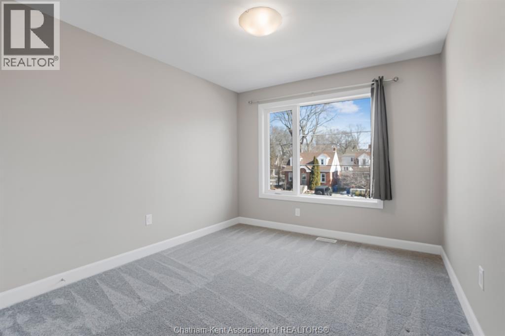 50 LLYDICAN AVENUE — photo 32