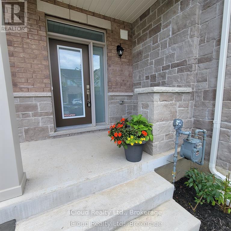 19 EDMINSTON DRIVE - Photo 3 of 35, Centre Wellington (Fergus), Ontario