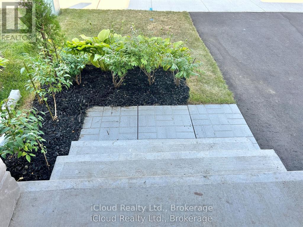 19 EDMINSTON DRIVE - Photo 4 of 35, Centre Wellington (Fergus), Ontario