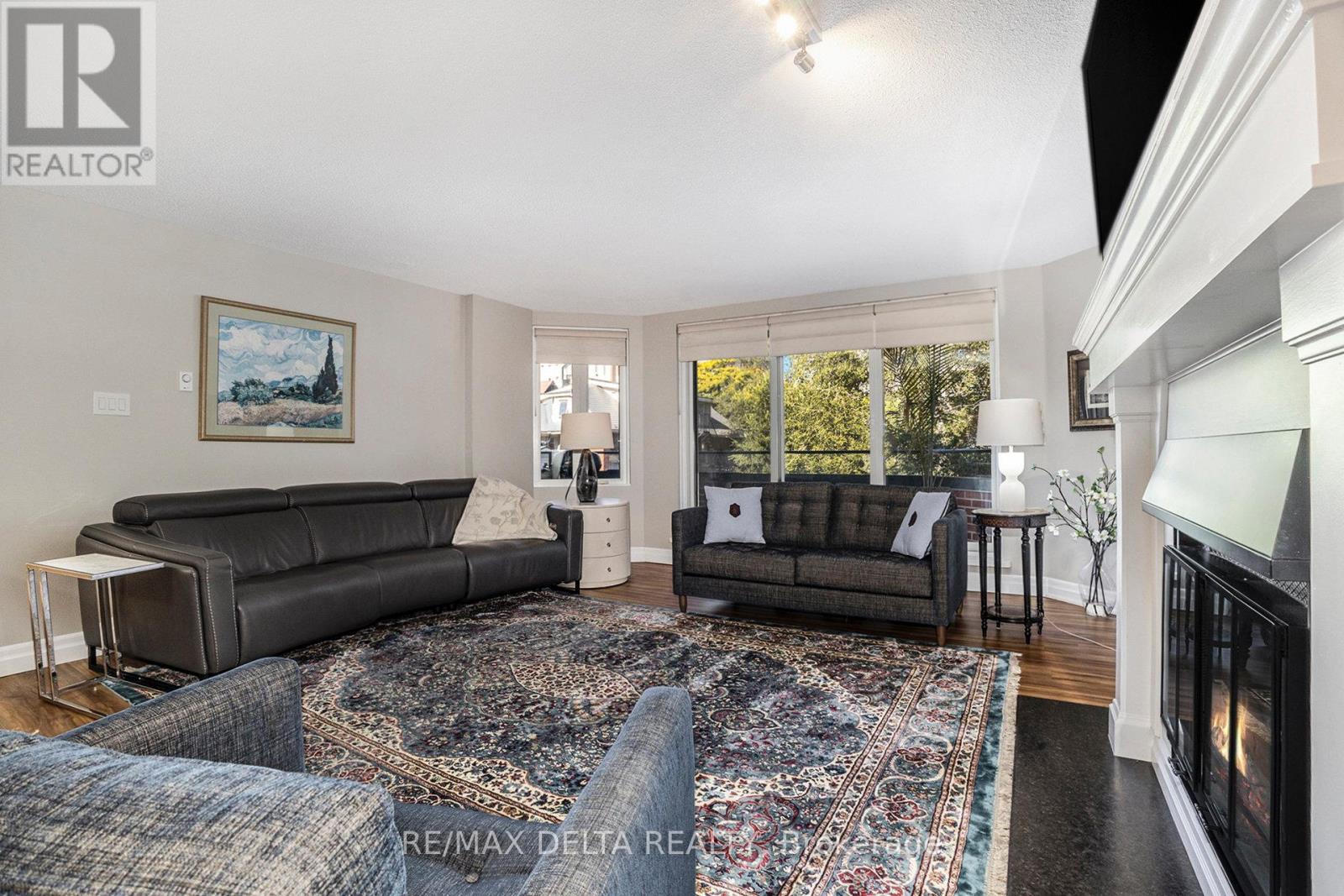 #304 295 GILMOUR STREET - 25