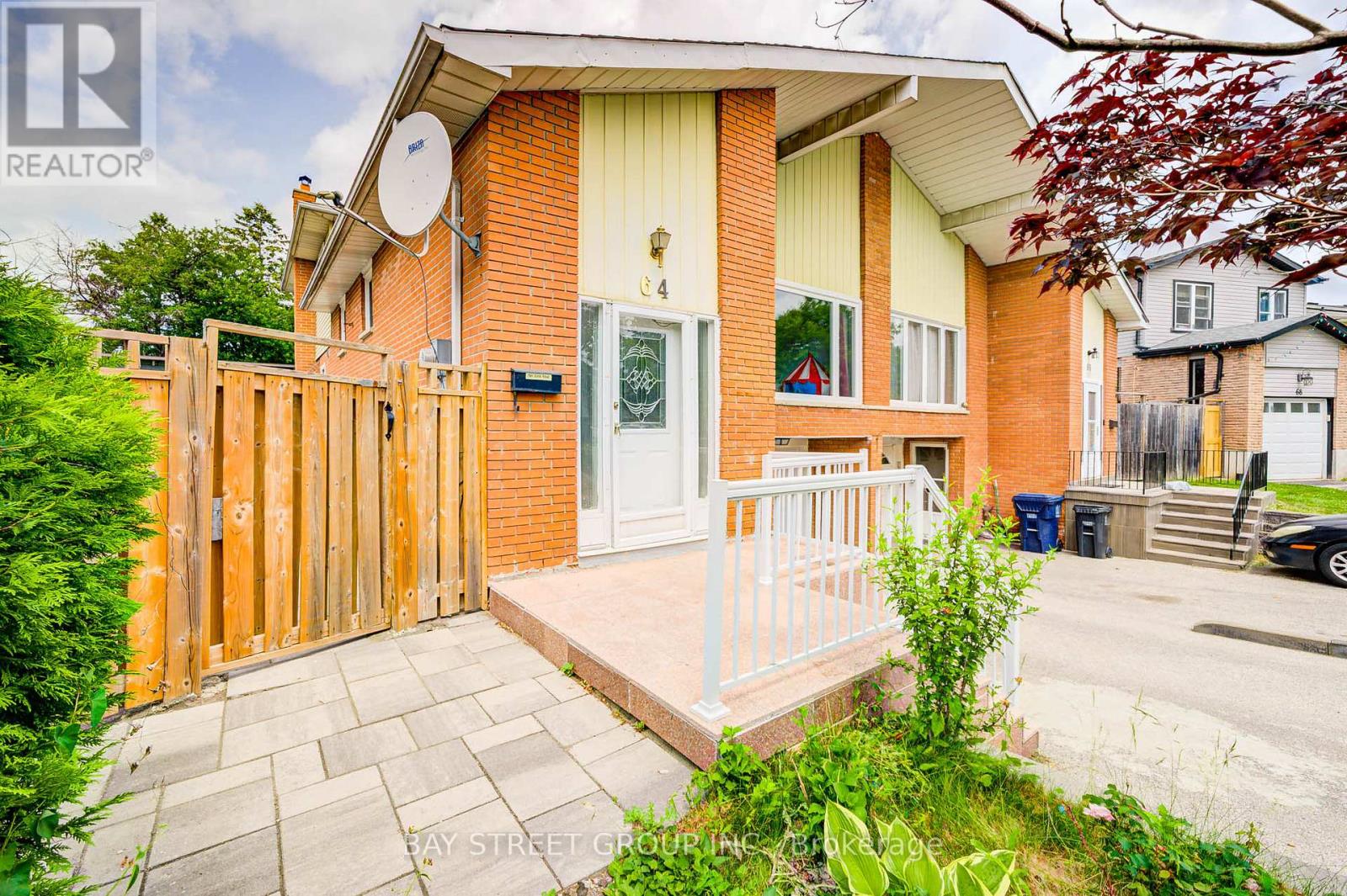 64 RAKEWOOD CRESCENT - 2