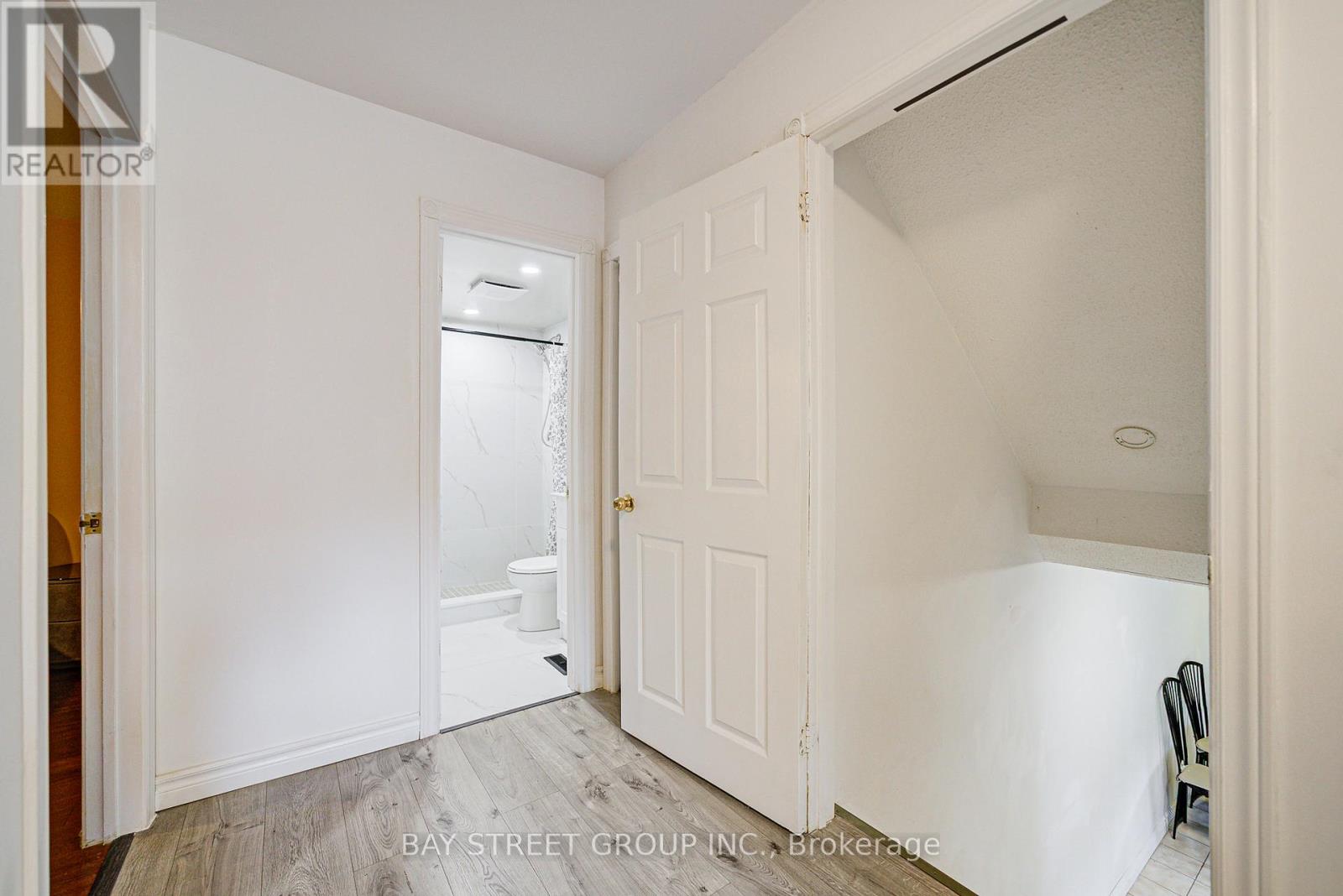 64 RAKEWOOD CRESCENT - 25