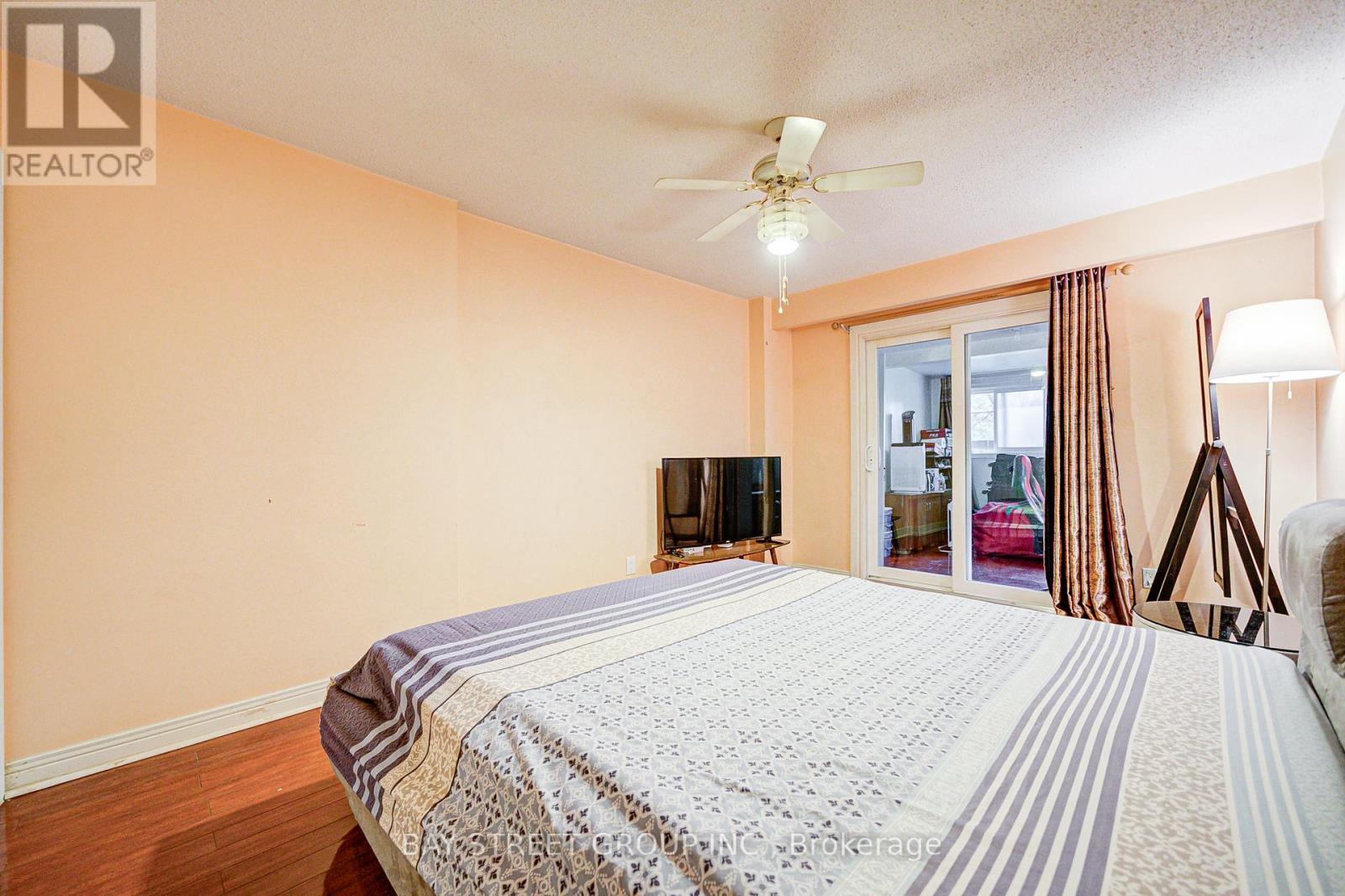 64 RAKEWOOD CRESCENT - 27