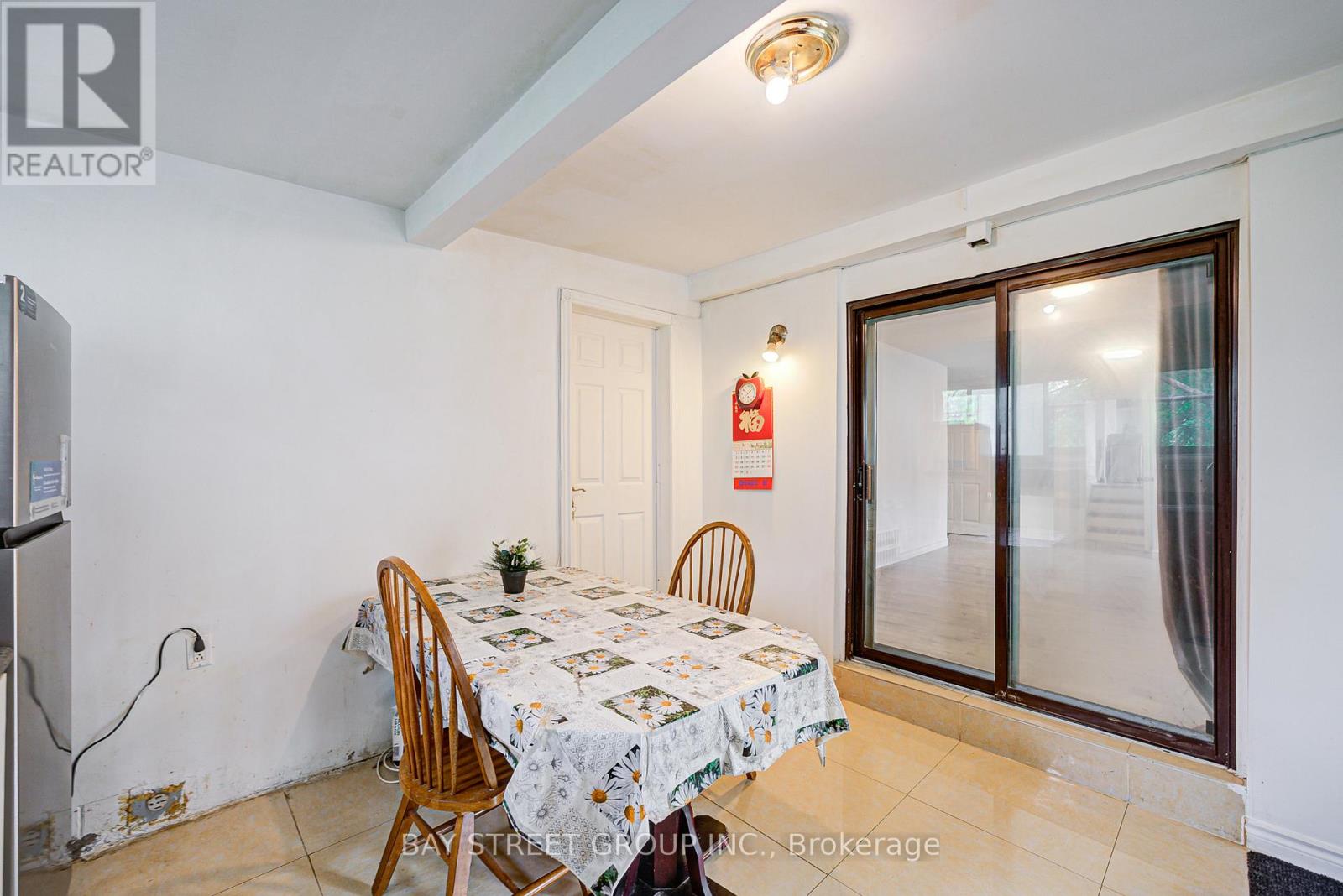 64 RAKEWOOD CRESCENT - 36