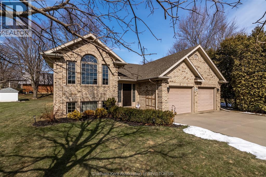 22 MYRTLE STREET - Main photo, Ridgetown, Ontario