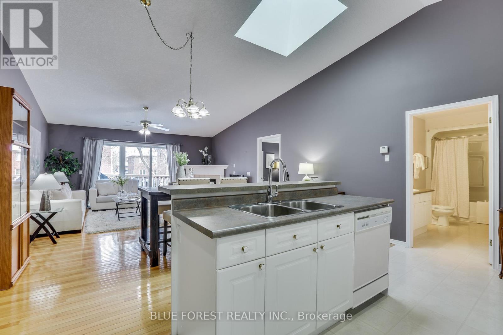 21 - 680 COMMISSIONERS ROAD W - Photo 2 of 31, London South (South M), Ontario