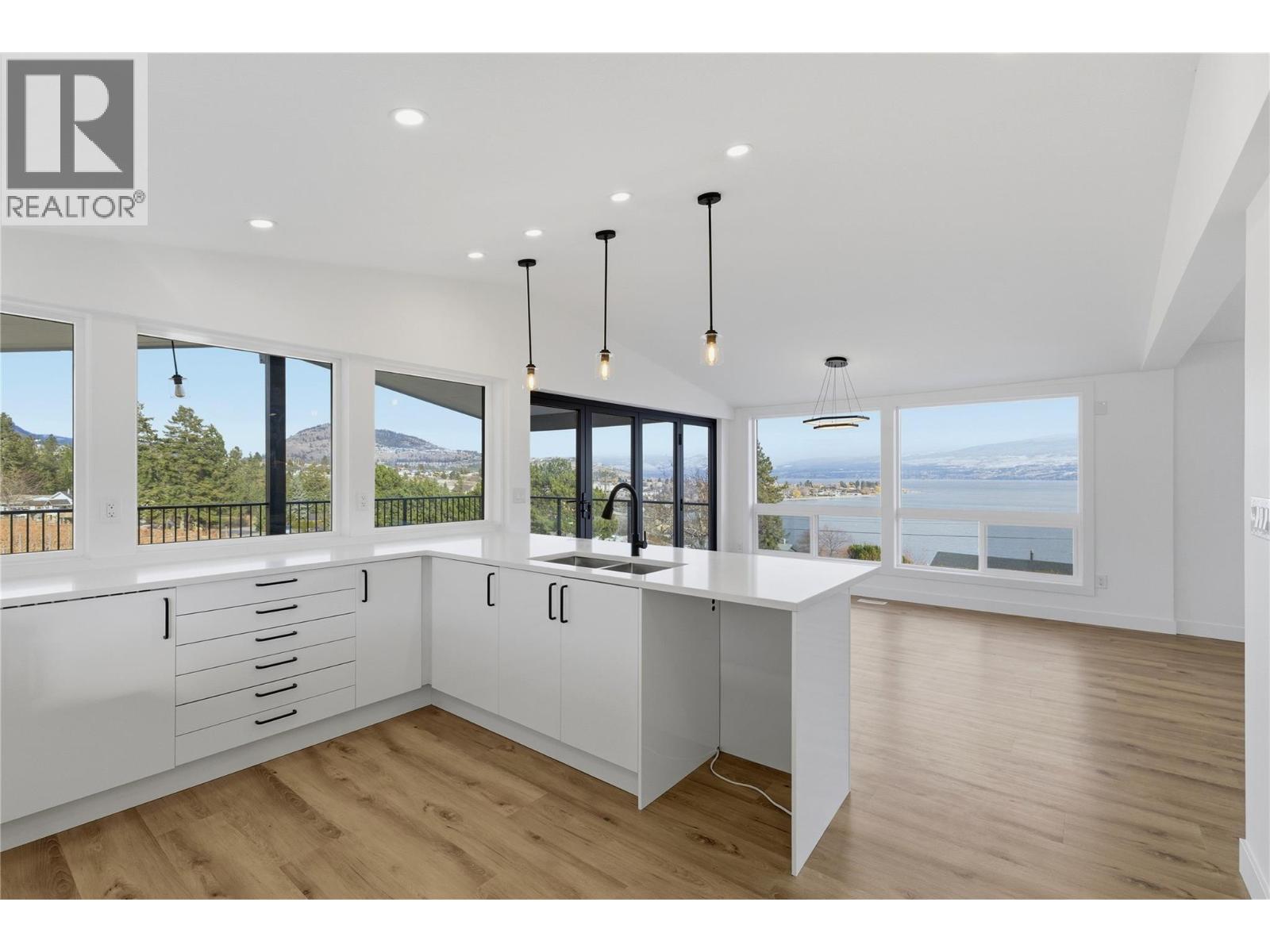  3906 Harding Road, West Kelowna