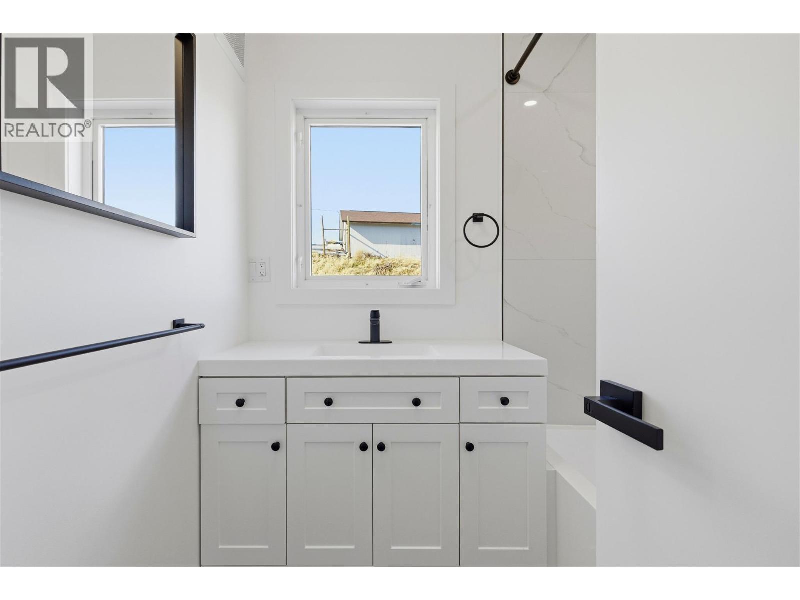  3906 Harding Road, West Kelowna