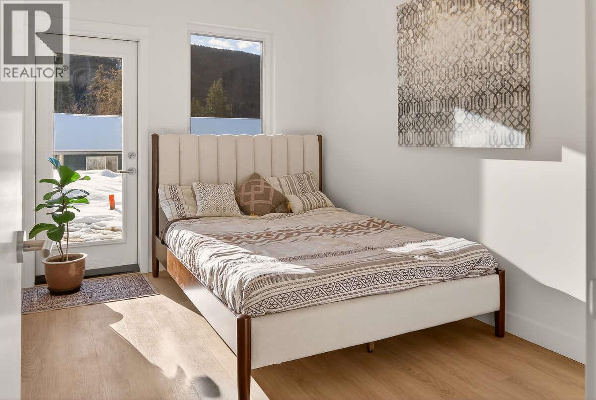 2224 Falls Street Unit# B, Nelson