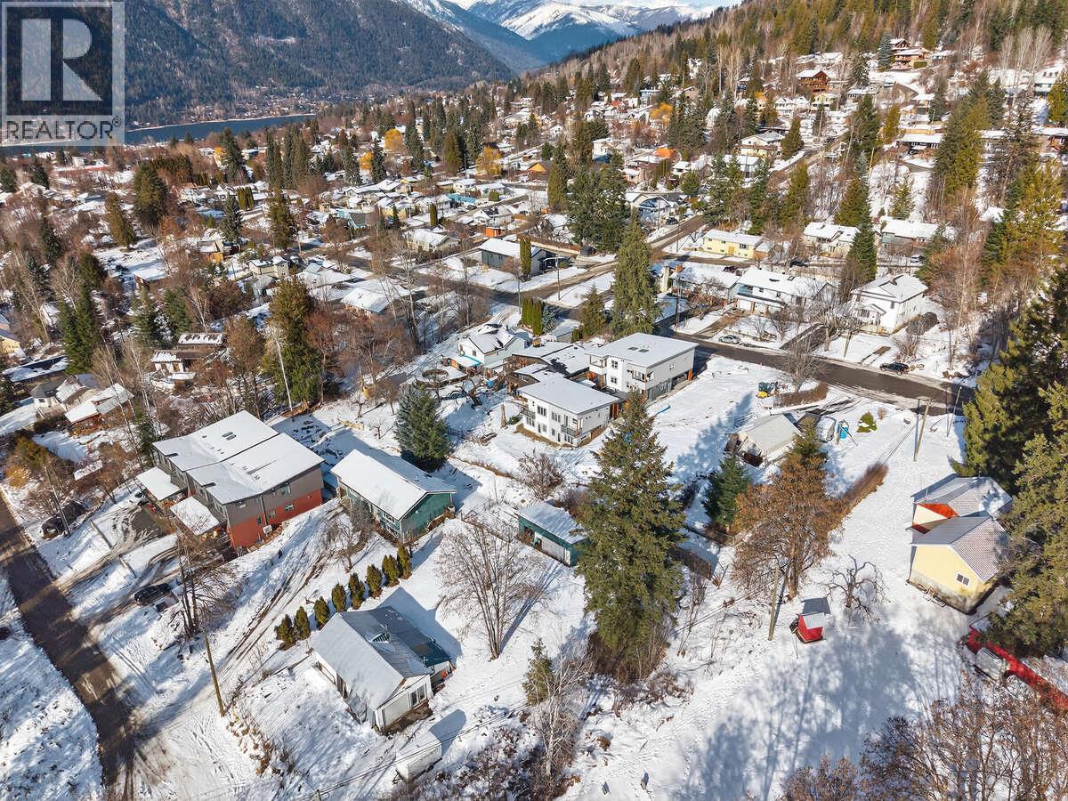 2224 Falls Street Unit# B, Nelson