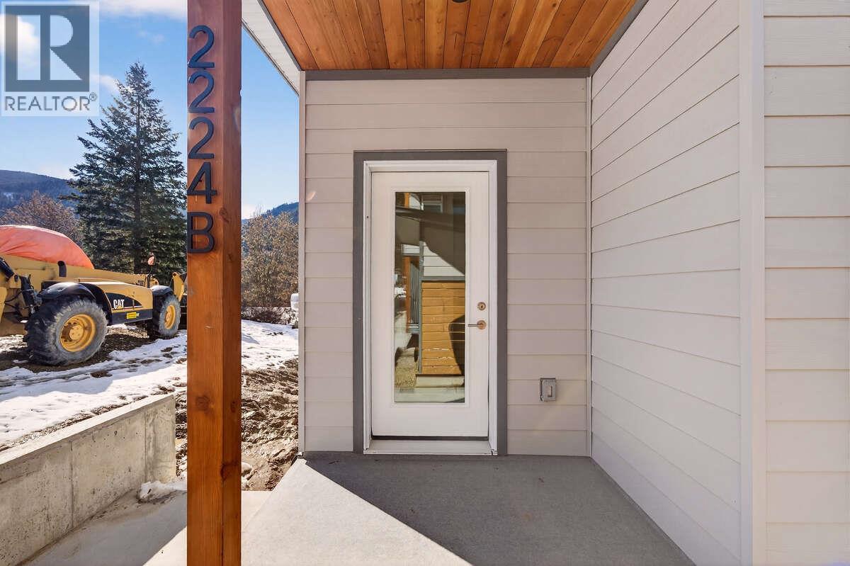 2224 Falls Street Unit# B, Nelson