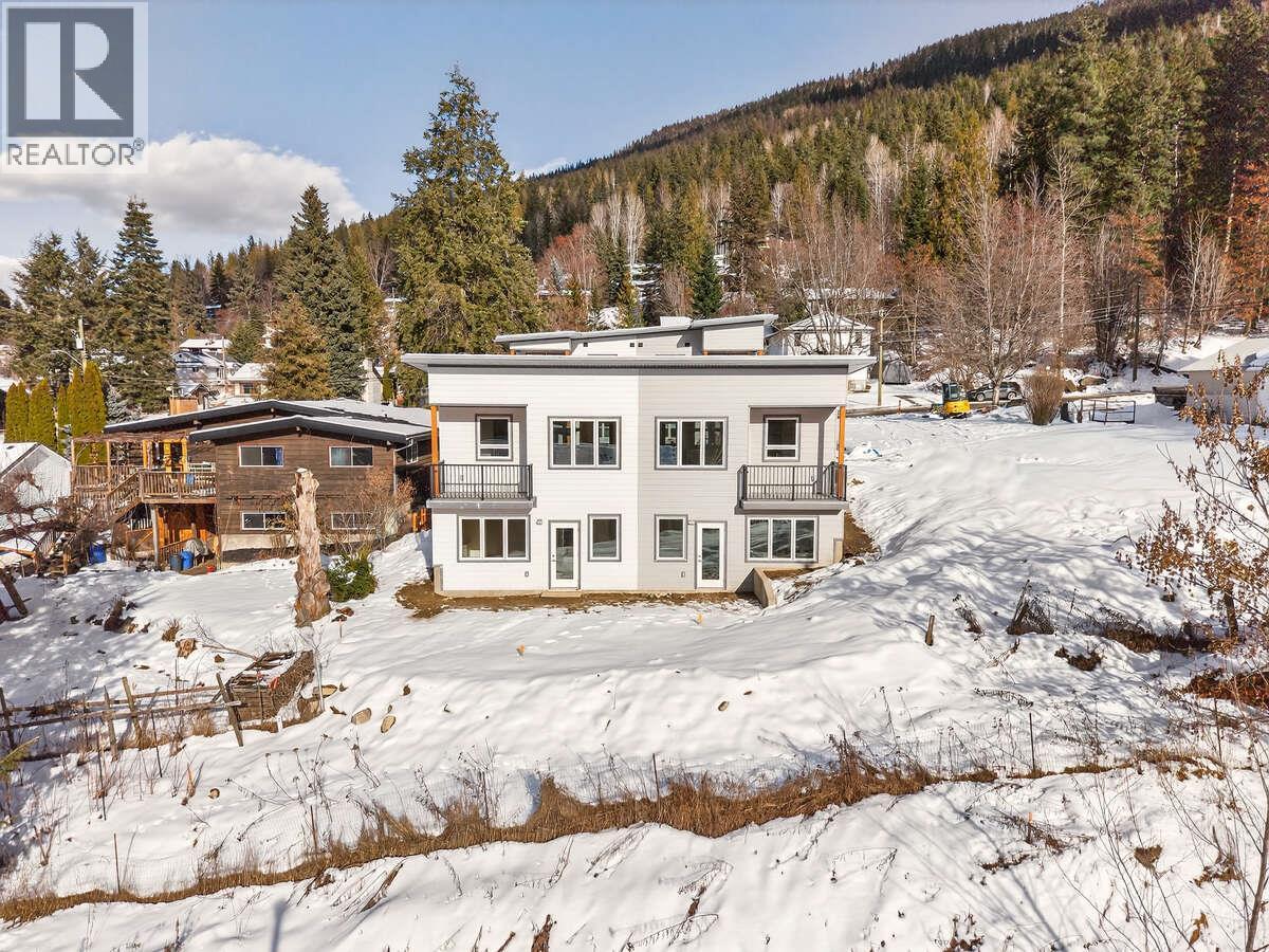 2224 Falls Street Unit# B, Nelson