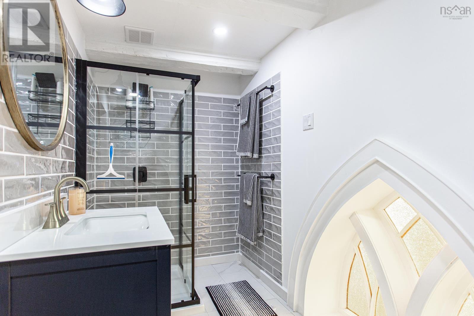 Property 28 of 30 of 579 Main Street