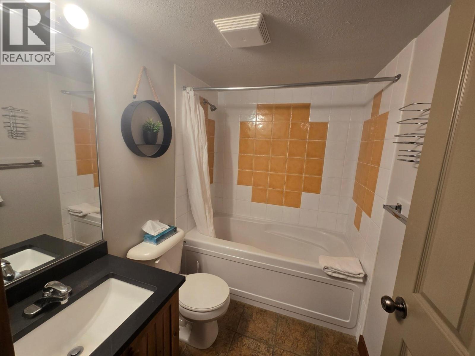 2080 Summit Drive Unit# 108, Panorama