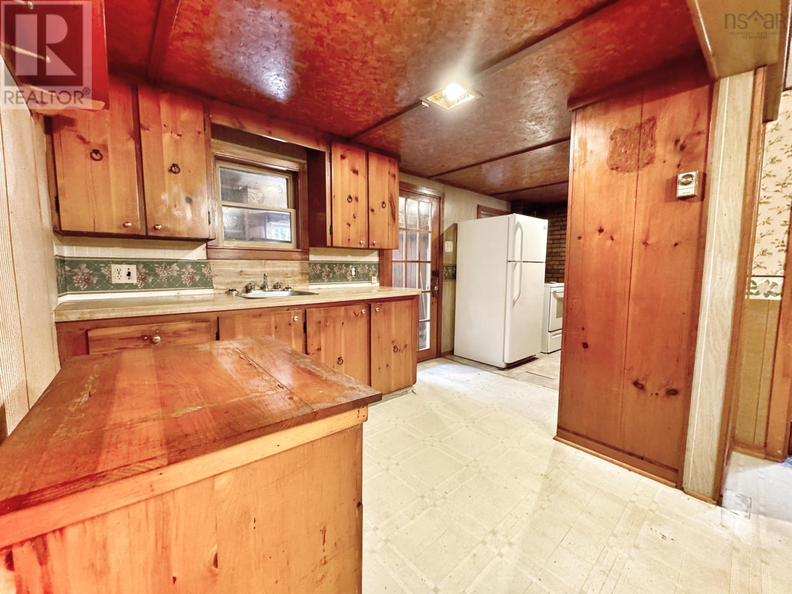 Property 5 of 21 of 9932 Highway 201