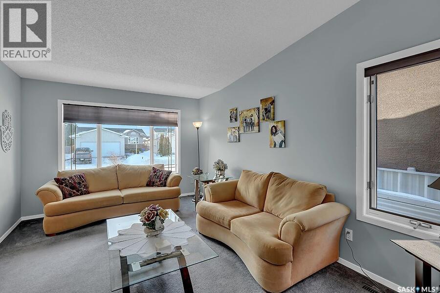 3606 Cormorant DRIVE E - Photo 3 of 10, Regina, Saskatchewan