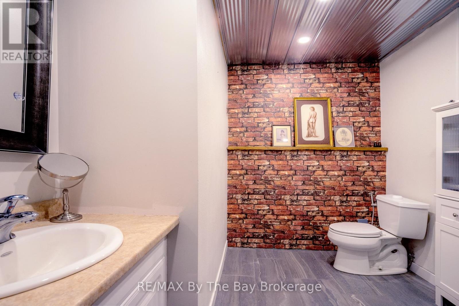 247 SIMCOE STREET - 15