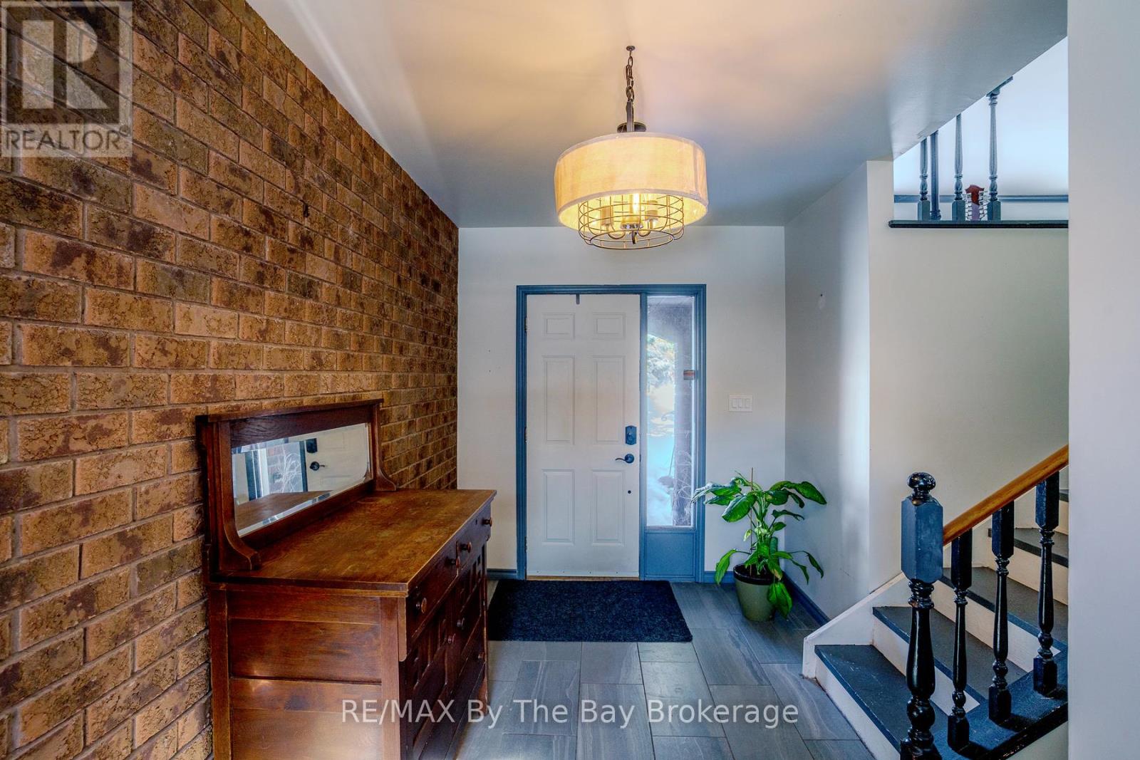 247 SIMCOE STREET - 5